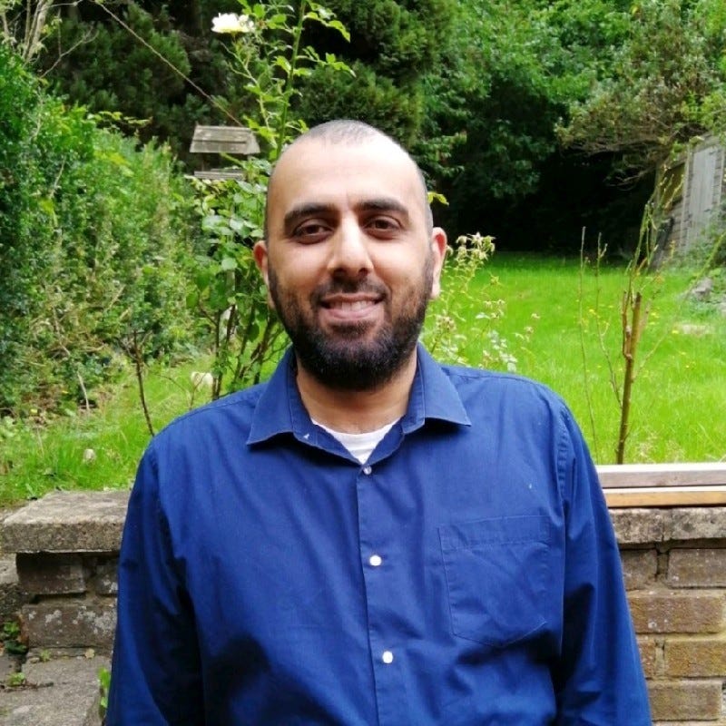 https://cdn.llamagen.ai/web_public/userstorys/saleh-consistent-character-story.jpg